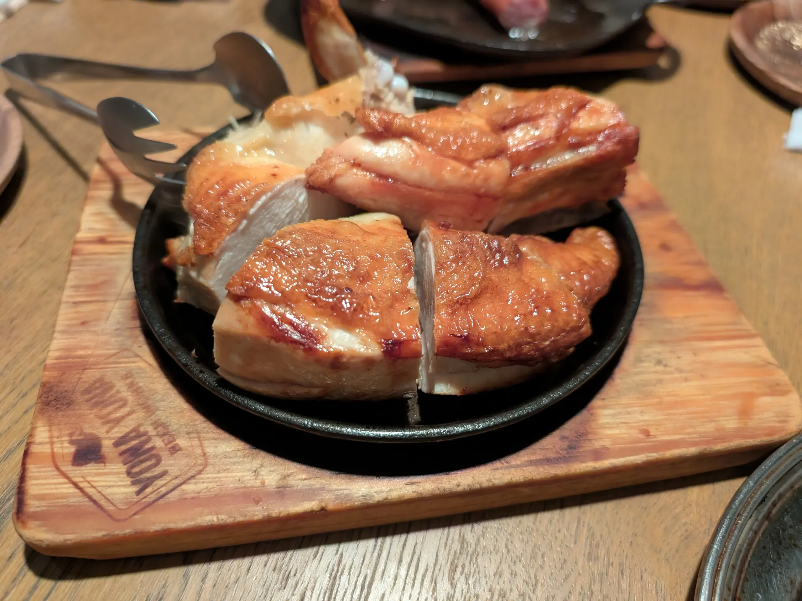 YONA YONA BEER WORKS 吉祥寺店のローストチキン